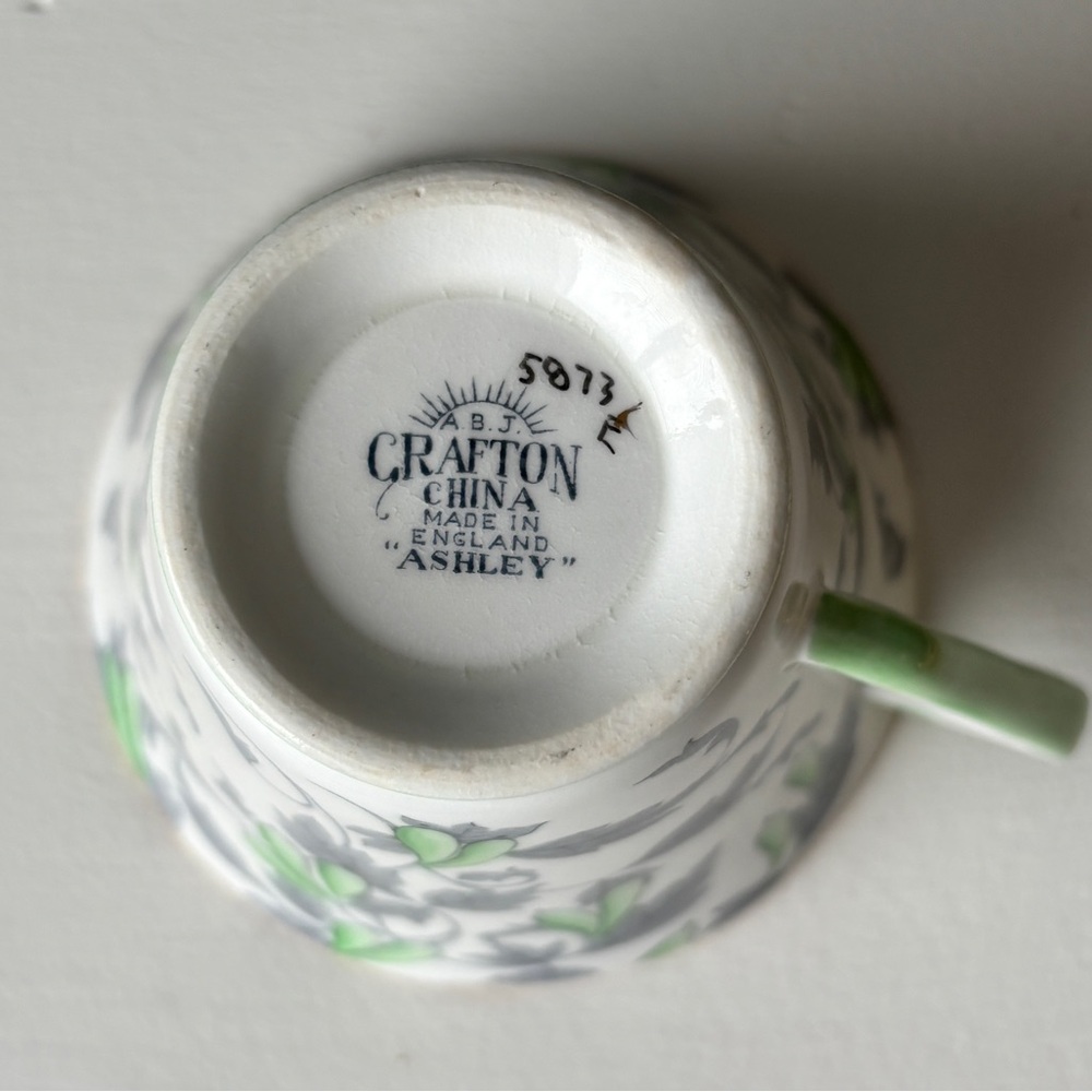 Vintage 1940s Grafton China "Ashley" Tea Cup & Saucer | Green & Grey Botanical - Picture 8 of 10